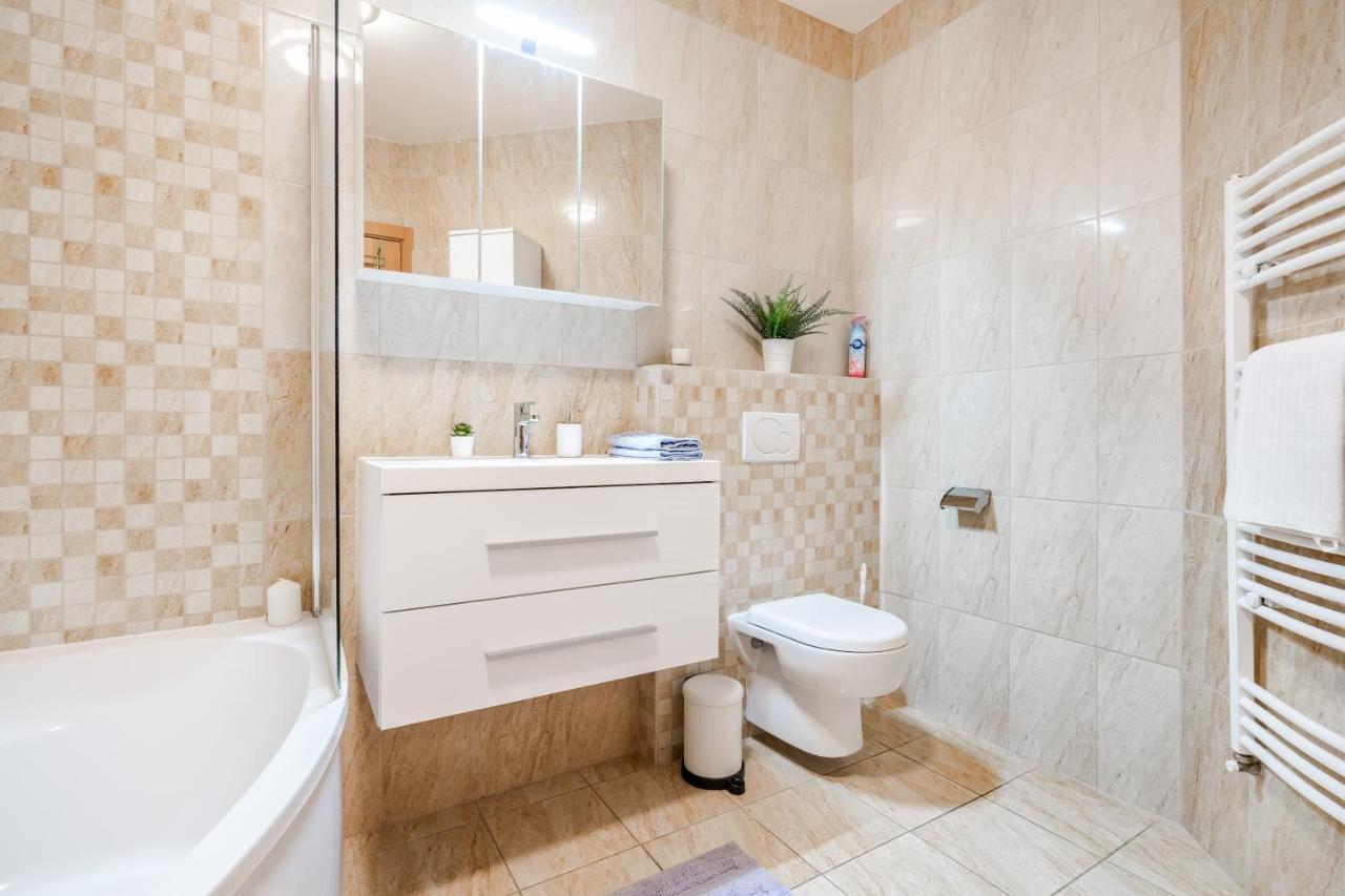 Central Premier Apartment Budapest Bagian luar foto