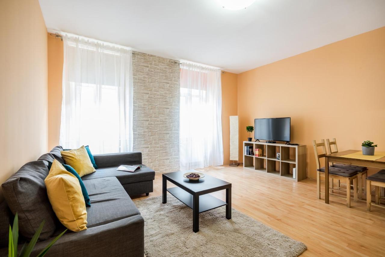 Central Premier Apartment Budapest Bagian luar foto